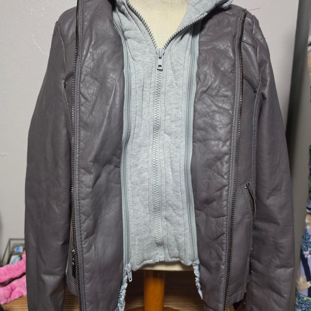 J2 Womens Gray Faux Leather Jacket with Hood Faux Fur Lining Moto Style Small